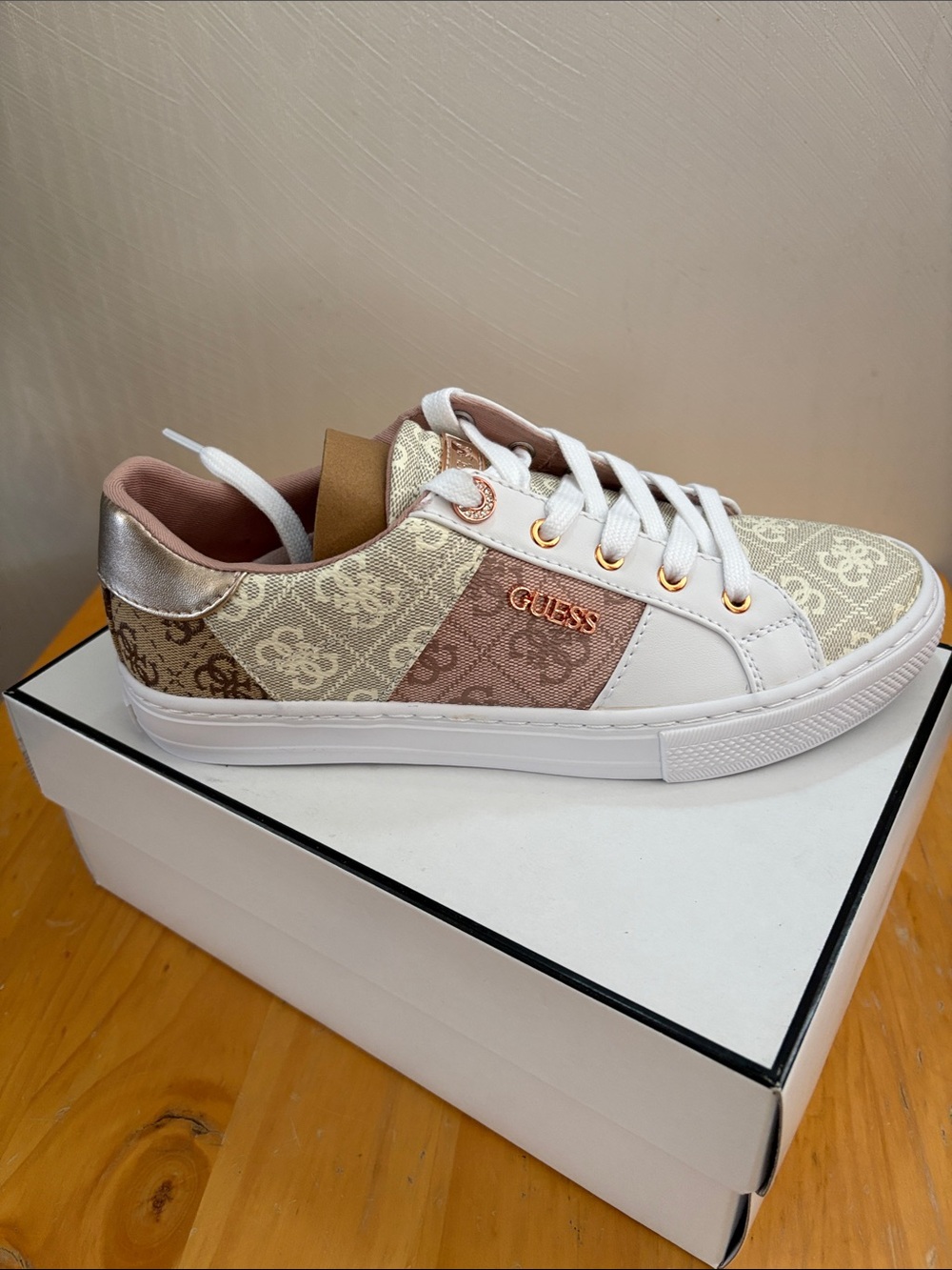 GUESS Pink and Cream Logo Patchwork Lace-Up Sneaker Women Size 8